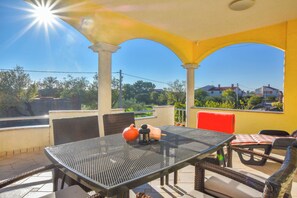 Apartment (A3) | Balkon
