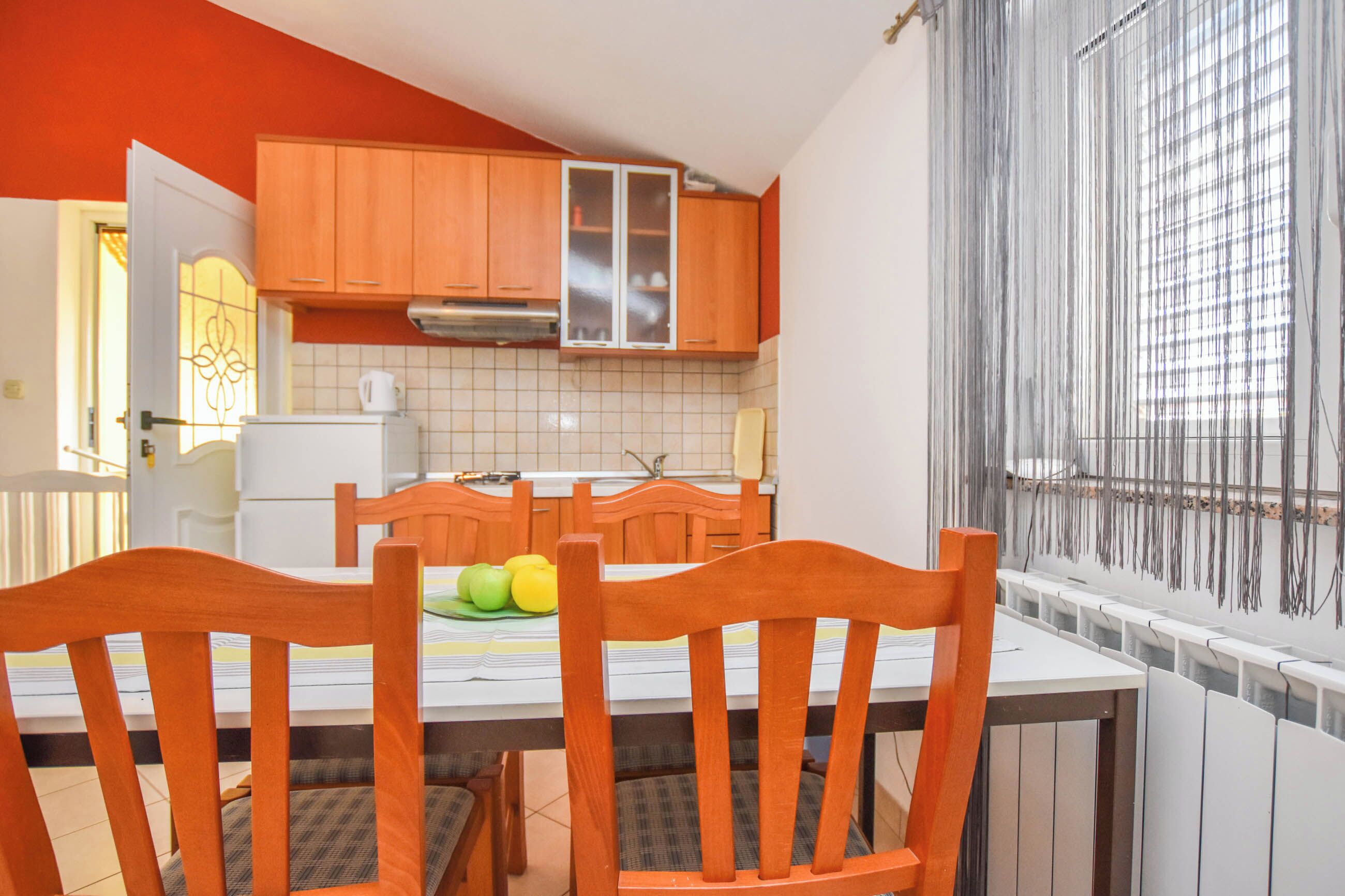 Apartment (A2) | Dining