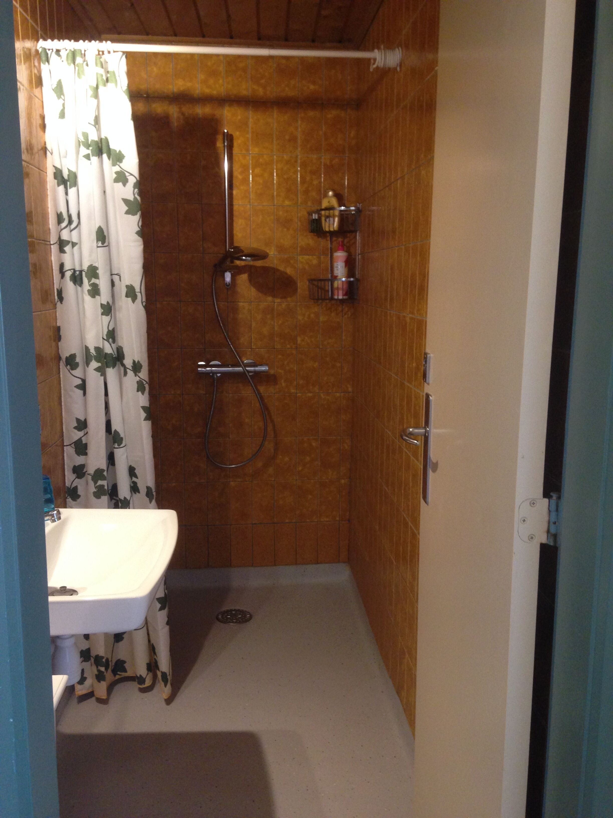 superior room, 1 double bed, city view, corner | bathroom | shower, hair dryer, towels, soap