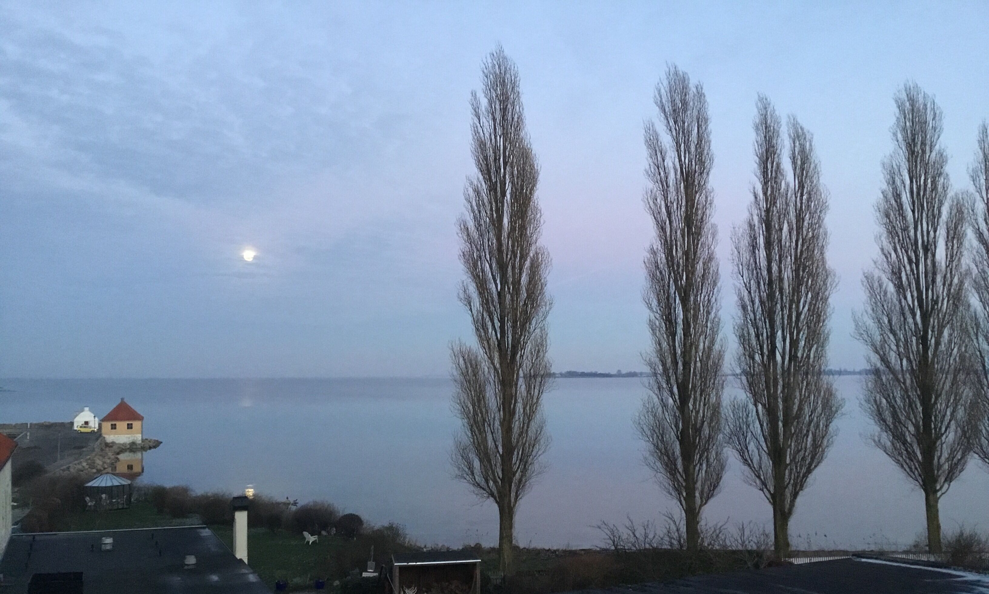 family room, shared bathroom | water view