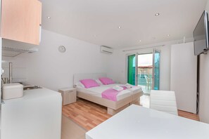 Studio (A3) | Interior