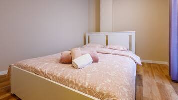 1 غرفة نوم ومكواة/لوح كي وواي فاي مجانًا وملاءات أسرّة