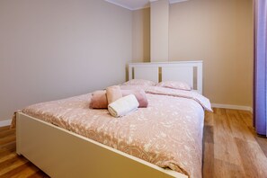 1 bedroom, iron/ironing board, free WiFi, bed sheets