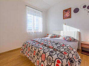 3 chambres, fer et planche à repasser, Wi-Fi gratuit, draps fournis
