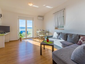 Apartment (A1) | Living room | TV