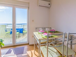Apartment (A1) | Living room | TV