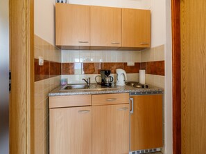 Private kitchen | Fridge, stovetop, espresso maker, coffee/tea maker