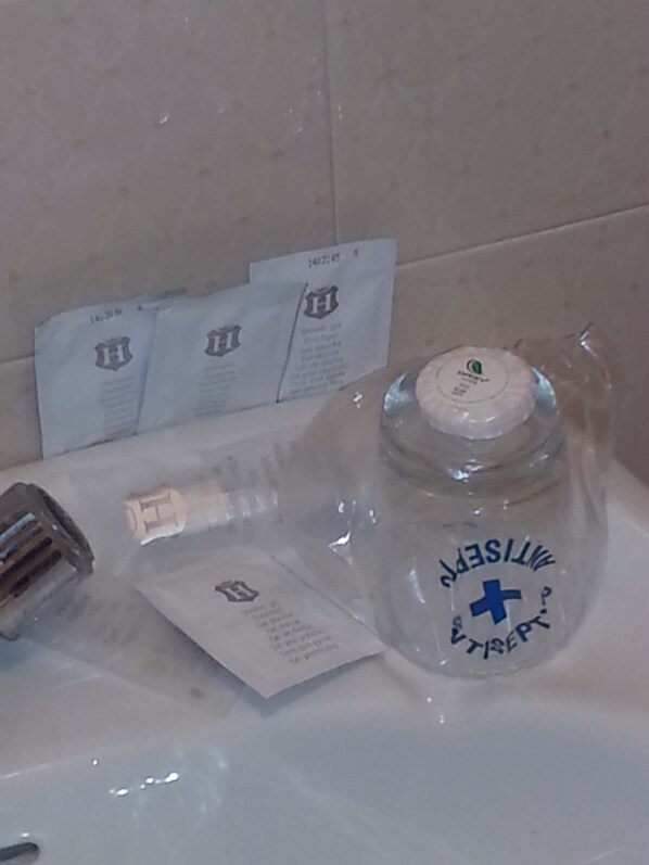 Bathroom amenities