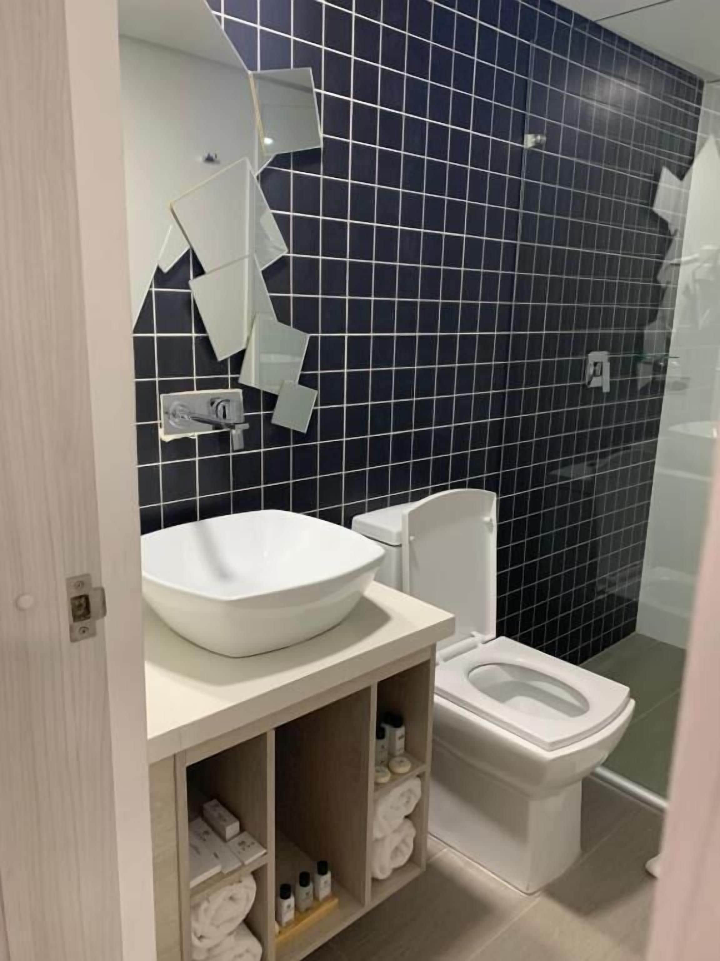 towels, soap, shampoo