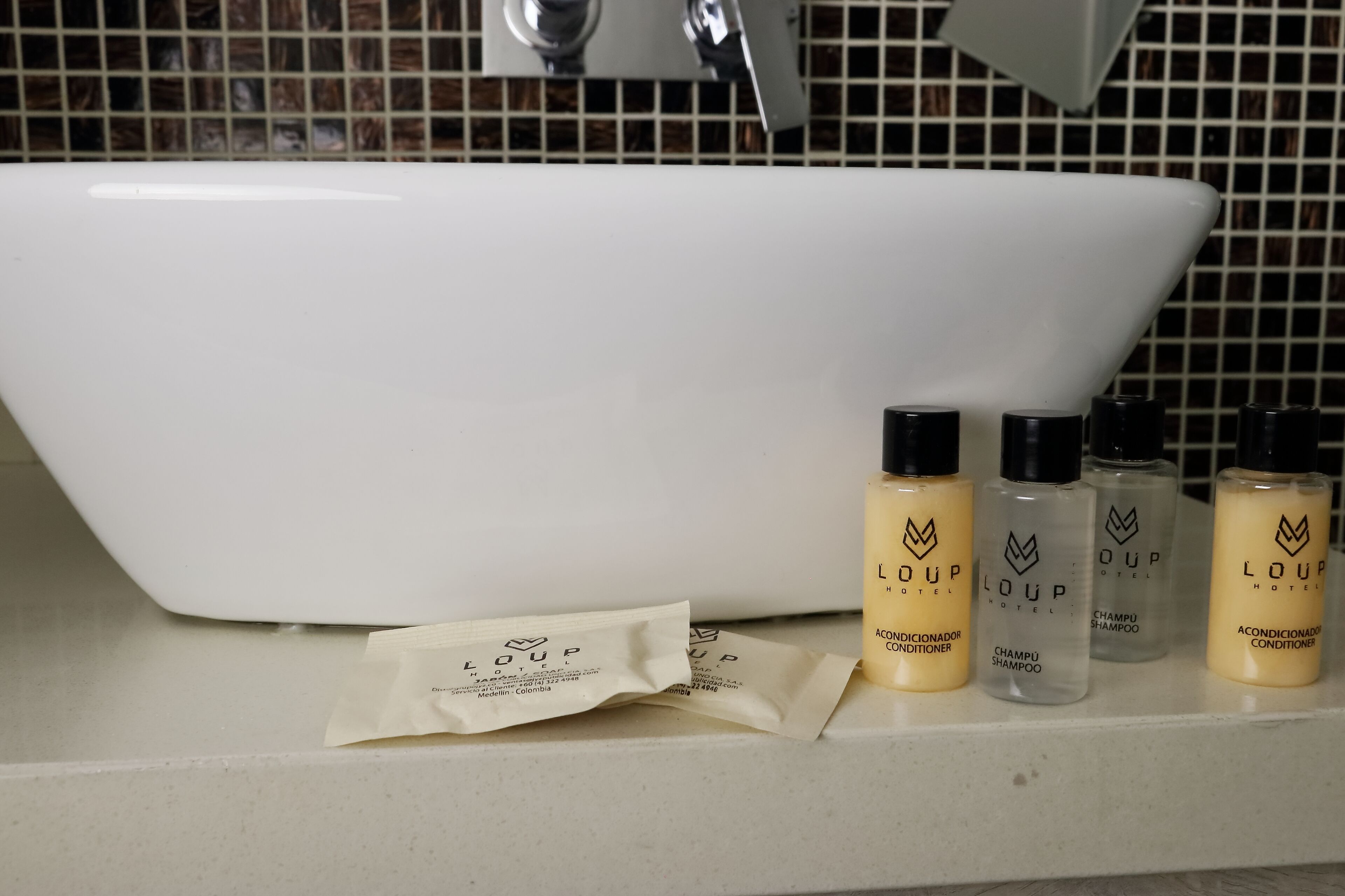 superior room, 2 queen beds, hot tub | minibar, free wifi