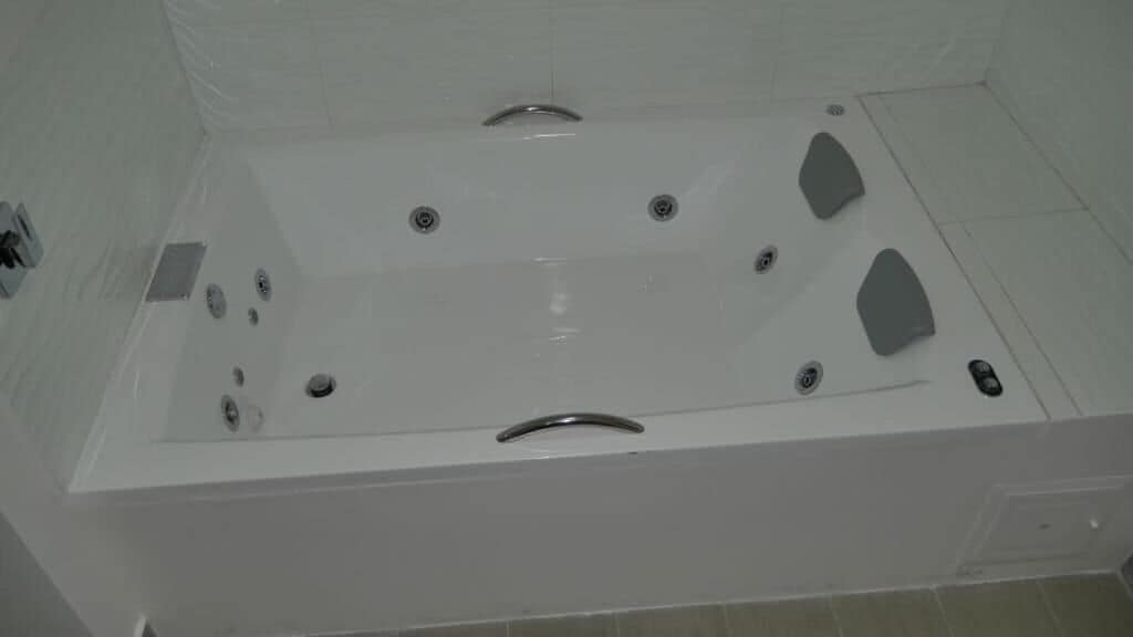 towels, soap, shampoo