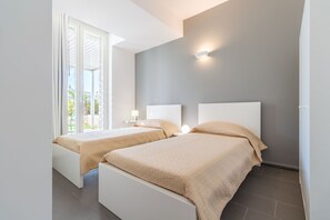 3 bedrooms, iron/ironing board, travel cot, free WiFi