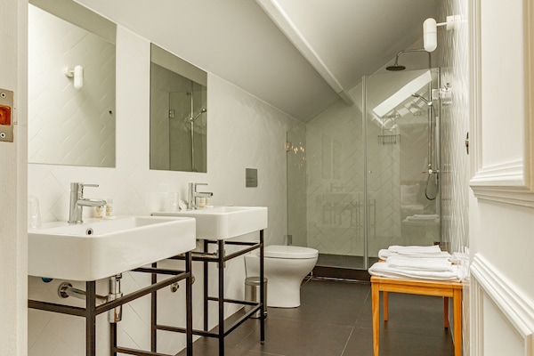 Superior Double Room | Minibar, soundproofing, free WiFi, bed sheets