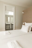 迷你吧、隔音、免费 WiFi、床单