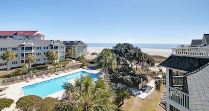 Lovely top floor villa in Wild Dunes with partial ocean views, pool, & W/D