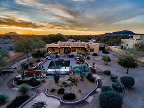 Exterior - Private Southwest Sanctuary- Experience true desert living at its finest (Scottsdale)