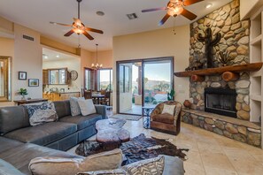 Smart TV, fireplace - Private Southwest Sanctuary- Experience true desert living at its finest (Scottsdale)