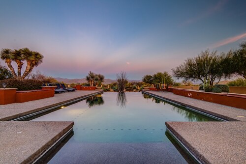 Private Southwest Sanctuary- Experience true desert living at its finest
