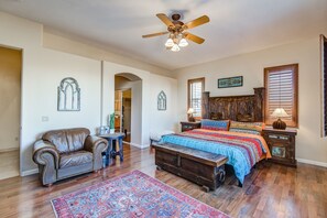 4 bedrooms, iron/ironing board, travel cot, free WiFi - Private Southwest Sanctuary- Experience true desert living at its finest (Scottsdale)