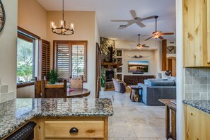 Smart TV, fireplace - Private Southwest Sanctuary- Experience true desert living at its finest (Scottsdale)