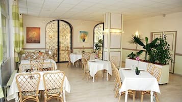 Breakfast, lunch, dinner served; French cuisine