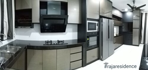 Raja residence 4R4B guest house near d'tempat country club