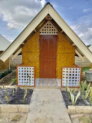 Exterior detail - Jazz Ferme Inn offers the traveler many things to see (Tagbilaran)