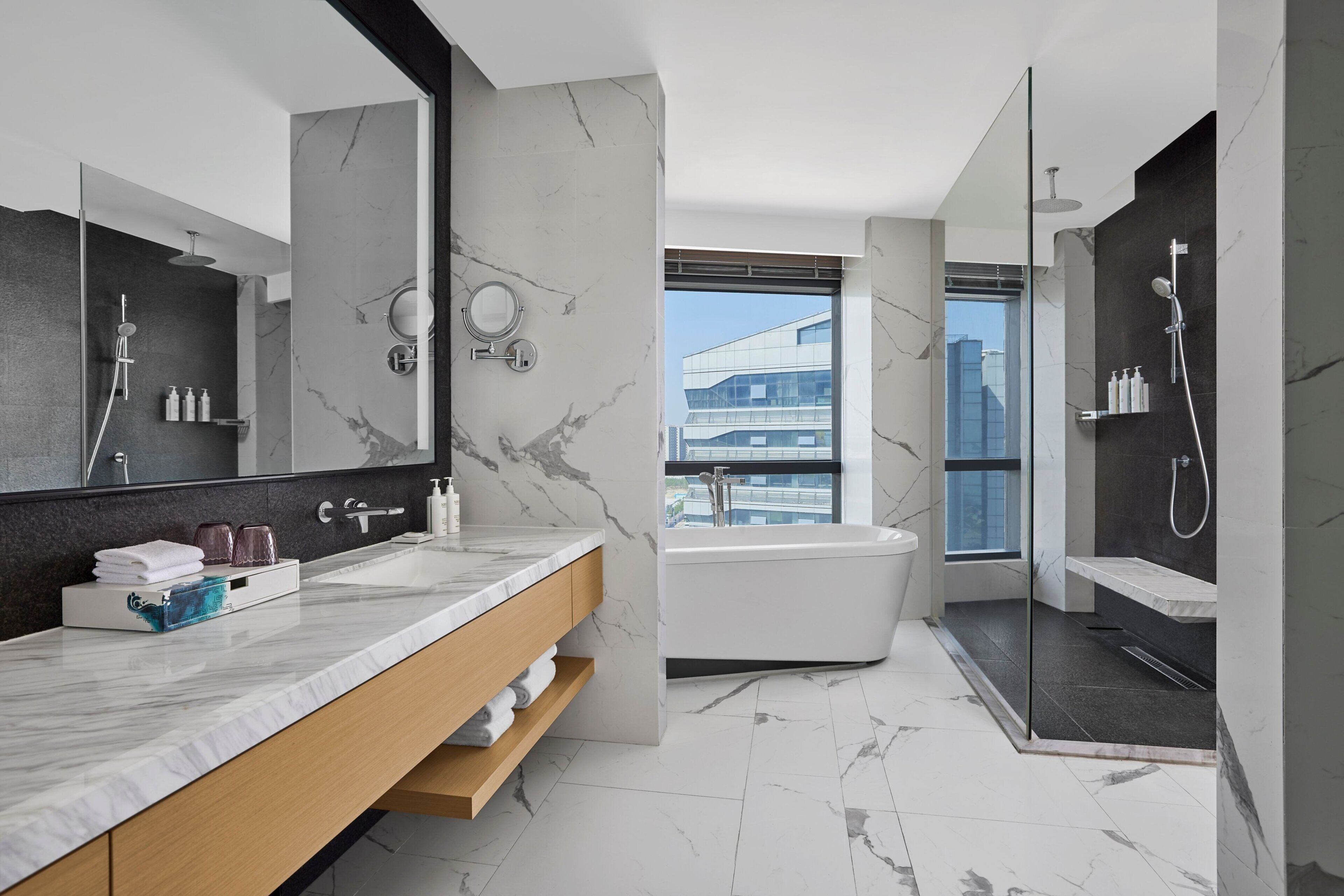 1 bedroom, minibar, laptop workspace, iron/ironing board