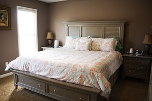 3 bedrooms, in-room safe, iron/ironing board, WiFi