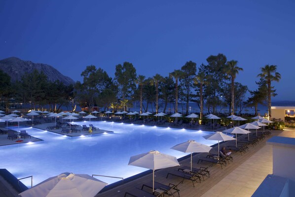 季節限定屋外プール