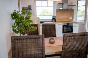Oven, stovetop, dishwasher, toaster - Gästehaus hygge (Nübbel)