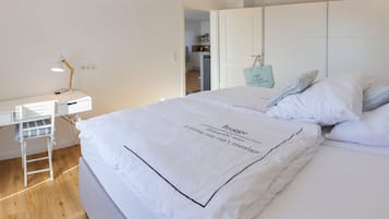 1 室のベッドルーム、デスク、アイロン / アイロン台、WiFi (無料)