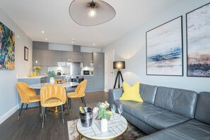 Appartement, 2 chambres | Salle à manger