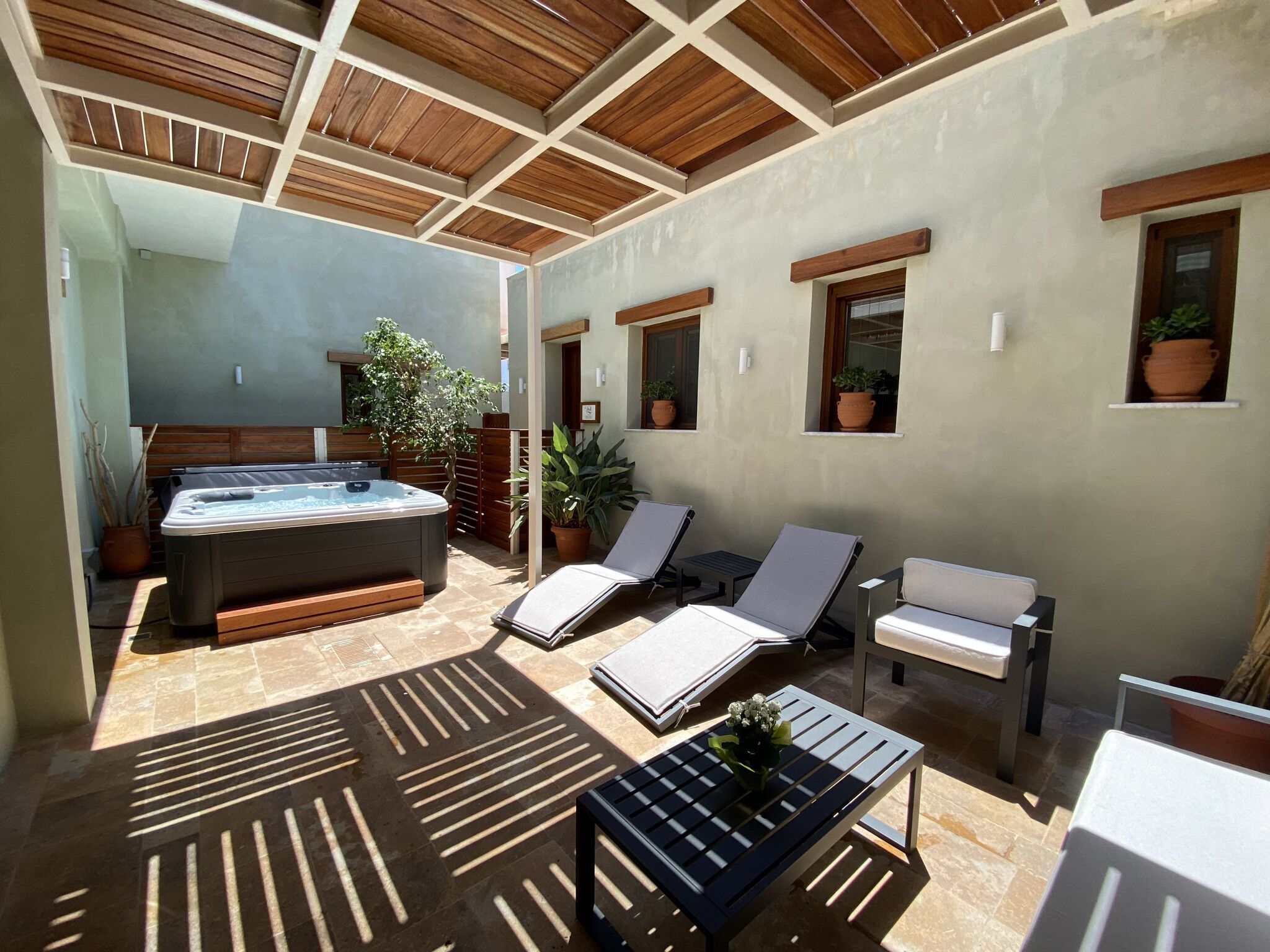 Four Seasons Suite | Private spa tub