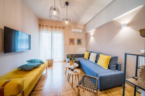 Apartment | 1 bedroom, free cribs/infant beds, free WiFi - Brand new apartment touching Acropolis (Athens)