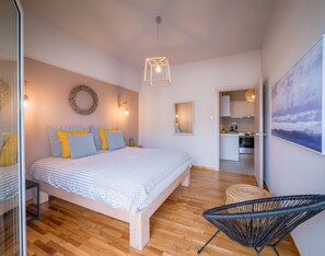 Apartment | 1 bedroom, free cribs/infant beds, free WiFi - Brand new apartment touching Acropolis (Athens)