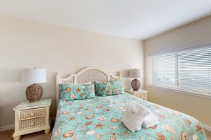 2 bedrooms, iron/ironing board, Internet, bed sheets