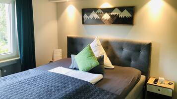 Superior Single Room | Desk, free WiFi, bed sheets