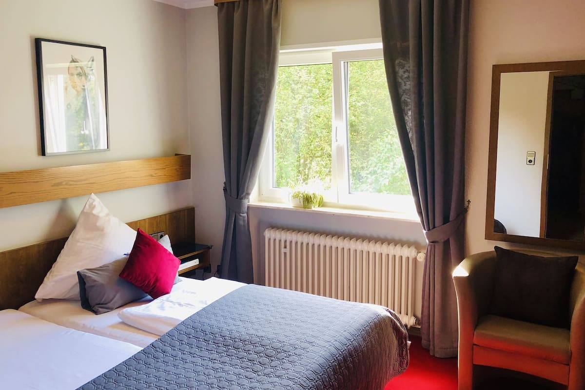 superior single room | 1 bedroom, desk, free wifi, bed sheets