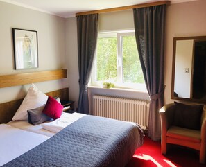 Superior Single Room | Desk, free WiFi, bed sheets - Gasthof Berghof (Johannesberg)
