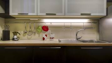 Refrigerador, horno, parrilla de estufa y lavavajillas