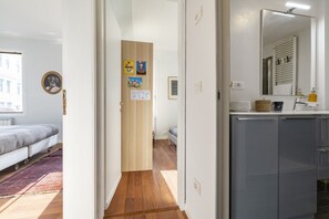 2 chambres, fer et planche à repasser, Wi-Fi, draps fournis
