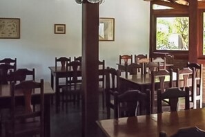 Free daily buffet breakfast - OYO Hotel do Descobrimento (Porto Seguro)