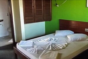 Free WiFi, bed sheets - OYO Hotel do Descobrimento (Porto Seguro)