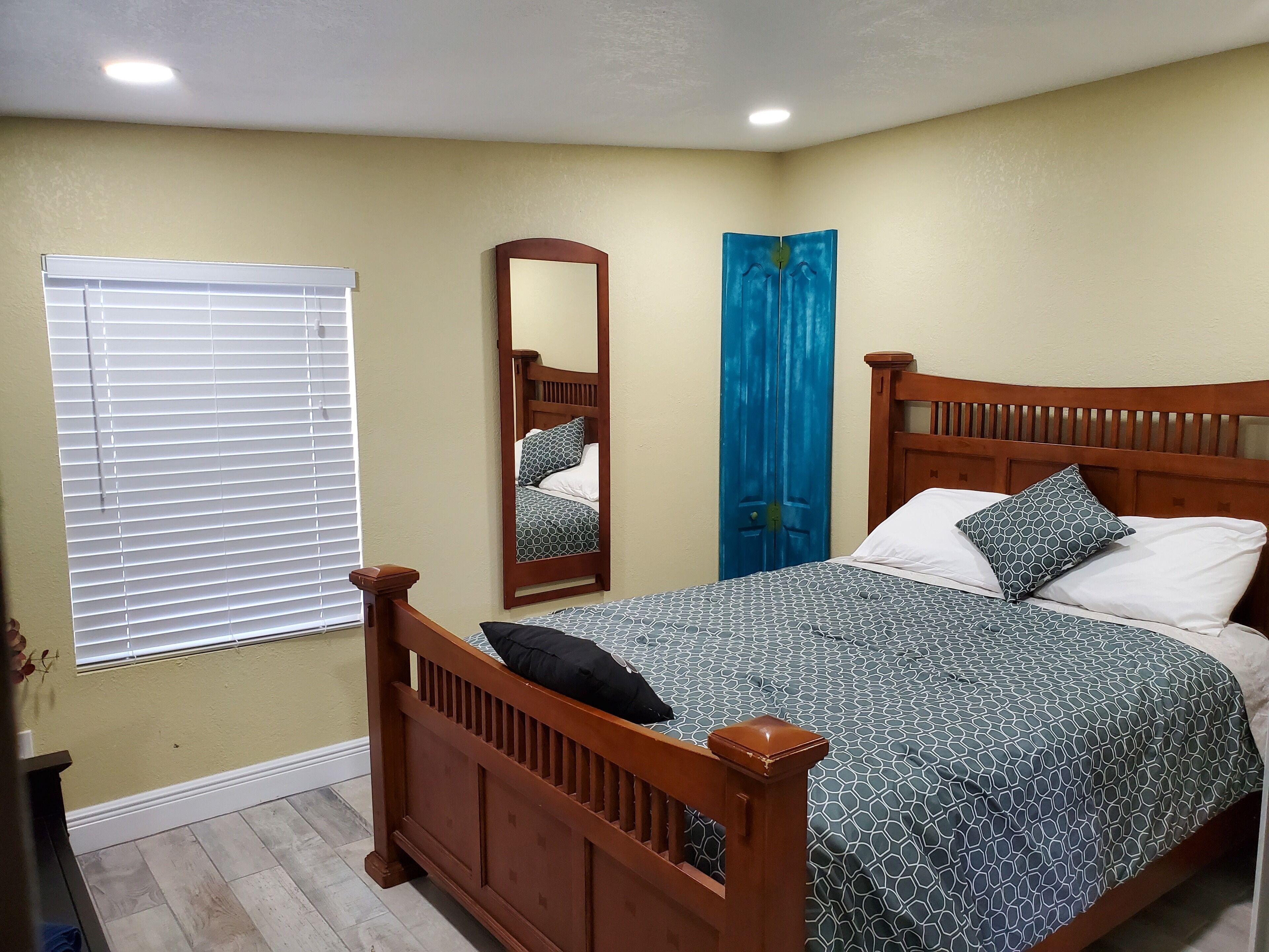 4 多间 卧室、熨斗/熨衣板、WiFi、床单