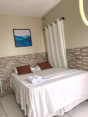 Quarto casal standard | Wi-Fi de cortesia, roupa de cama