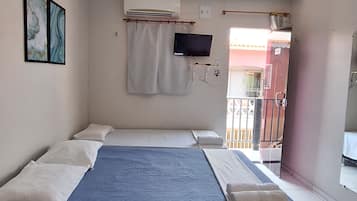 Standard Quadruple Room | Free WiFi, bed sheets