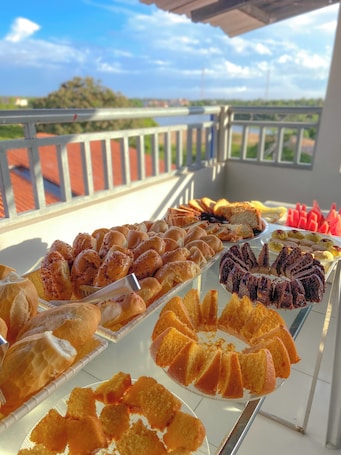 Desayuno buffet incluido todos los días