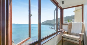 Interior - Criterion Cottage - sleeps 4 guests  in 2 bedrooms (Cawsand)