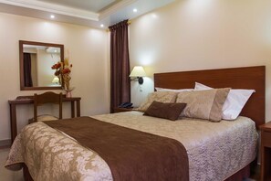 Blackout drapes, soundproofing, iron/ironing board, free WiFi - Hosteria El Cano (Guayllabamba)